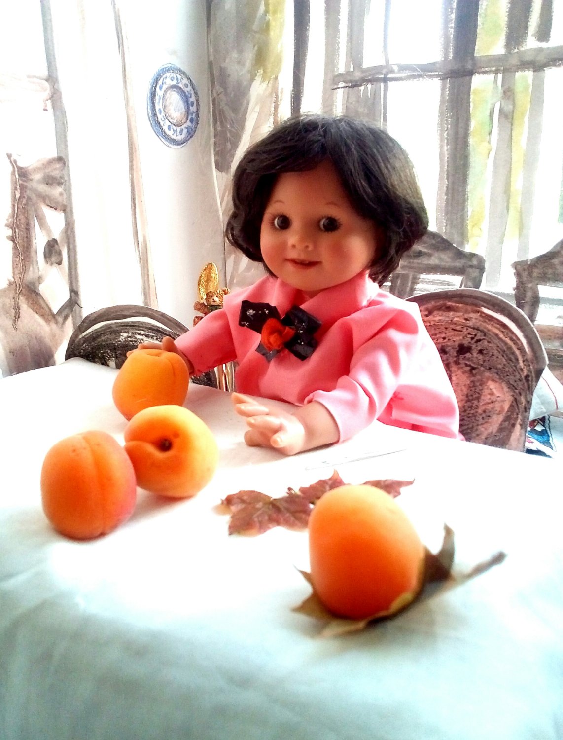 Девочка с персиками / Общий фотоконкурс - Картина в образе куклы. 10 -  31 мая 2020 / Конкурсы / Бэйбики | 6494