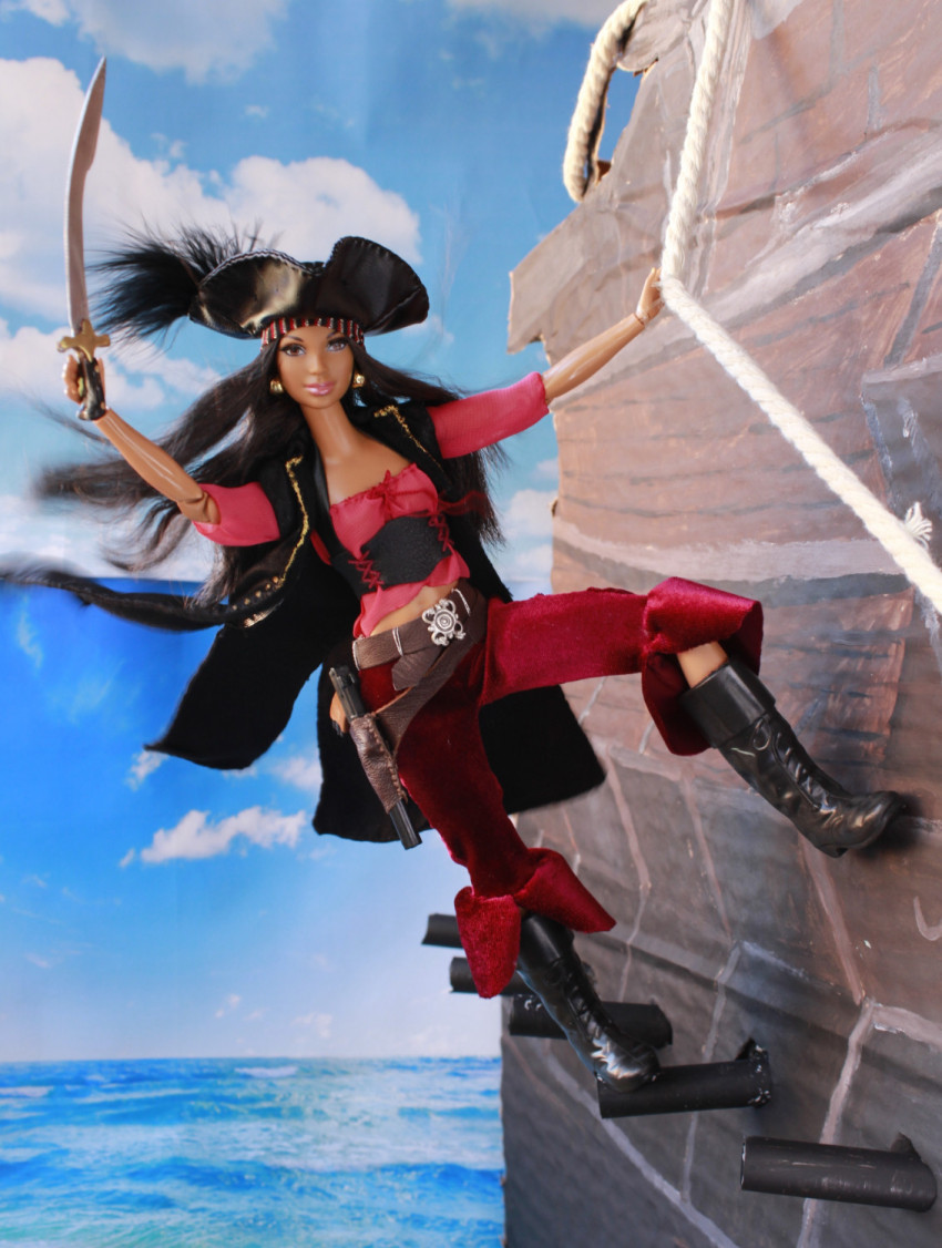 Общий: "Йо-хо-хо и бутылка рома". Авторские конкурсы: Лучшая кукла реборн, зайка Тедди, текстильная кукла, мейкап и