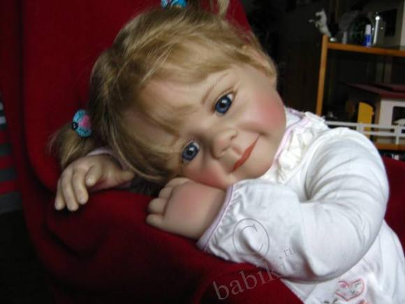 У нас новенькая. Добавила фотографии - кукла Джуди от Моники Левениг