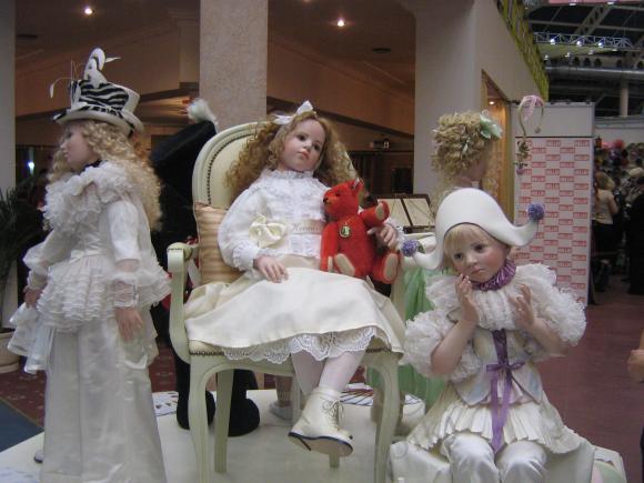 Фото с осенней кукольной  выставки в Москве