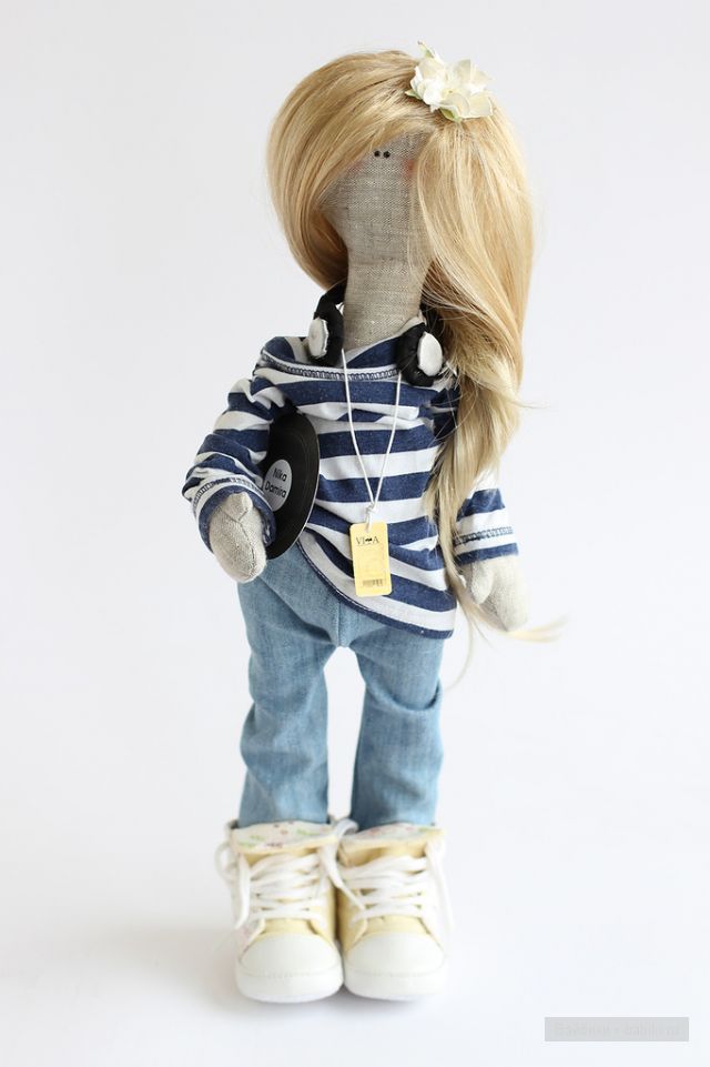 Мягкие куколки и зайки Виктории Вагиль