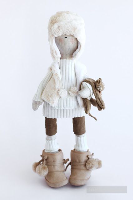 Мягкие куколки и зайки Виктории Вагиль