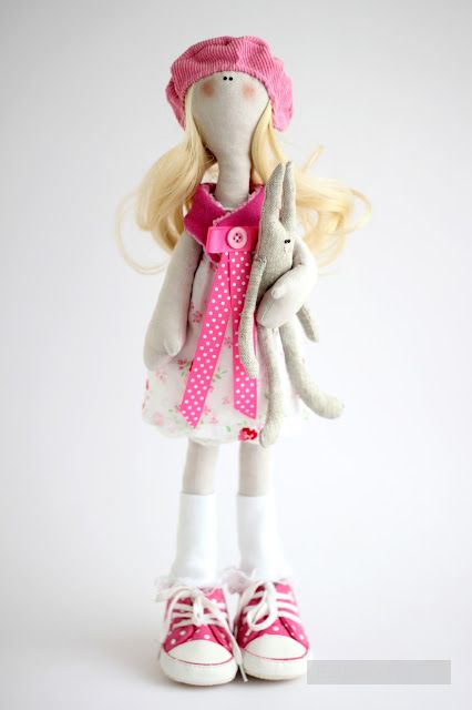 Мягкие куколки и зайки Виктории Вагиль