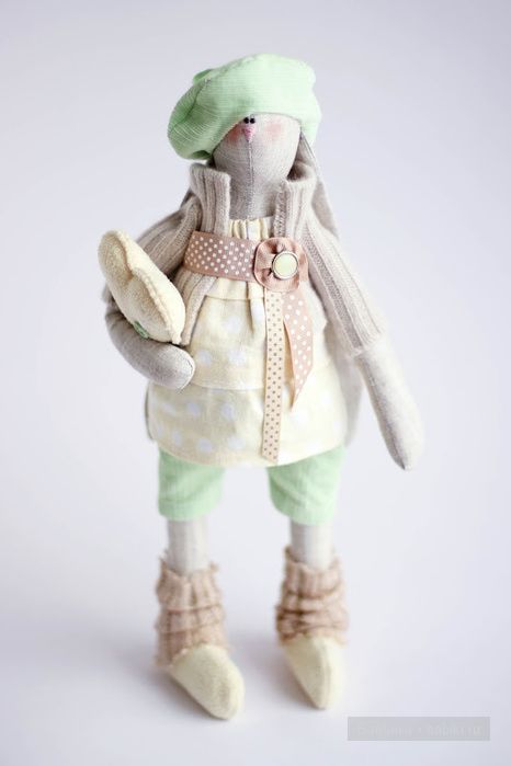 Мягкие куколки и зайки Виктории Вагиль