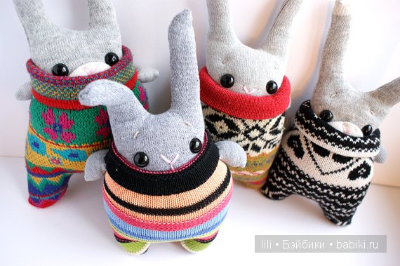 Очаровательные авторские медвежата из носков от Sarah Hepworth