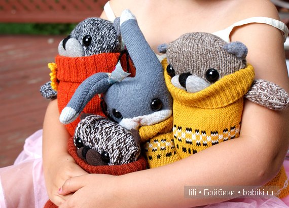 Очаровательные авторские медвежата из носков от Sarah Hepworth
