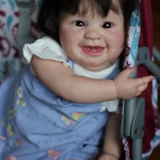 Улыбающаяся малышка Джулиана