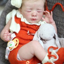 Малышка Лора