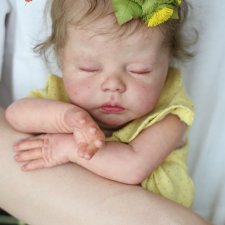 Малышка Делила в других нарядах