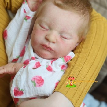 Малышка Лаура