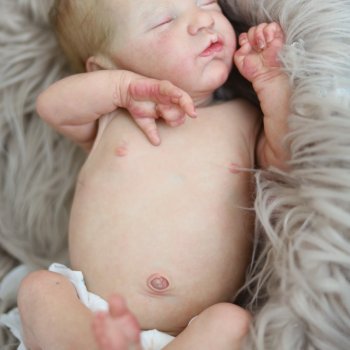 Спящее нежнейшее создание: малышка Эванджелина