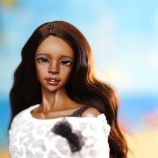 У April Story в линейке Senior Girls появилась новая девочка REBECCA