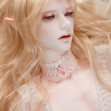 На сайте Idelian продают "Forgotten Kingdom" The Last Unicorn Adonis