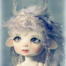 Charles' Creature Cabinet продает толпу лимиток