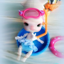 Ume CUMIKO у Charles' Creature Cabinet