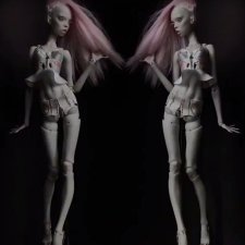 Видео с круговым обзором кукол сестер Поповых