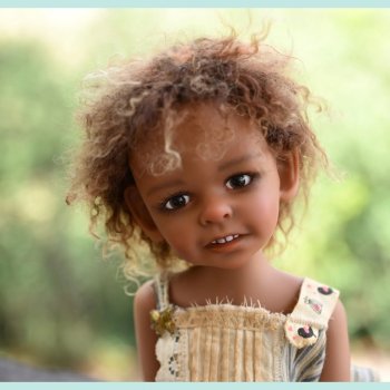 Tammy in Coffee Tan от Kaye Wiggs