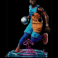 Iron Studios - статуя Леброна Джеймса в формате 1/10 по мотивам фильма "Космический джем: Новое поколение".