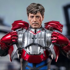 Релиз фигурки Тони Старка и костюма Марк V в масштабе 1/6 от Hot Toys
