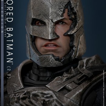 Hot Toys - фигурка Бэтмена в доспехах