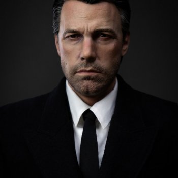 Pixel Studio - статуя Брюса Уэйна (Бен Аффлек)