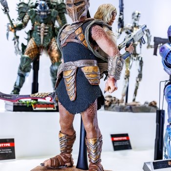 Фигурки Хищника Дека и андроида Тии