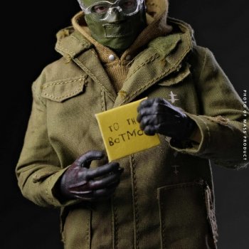 Six Feet Lane x Venus Toys - фигурка Загадочника