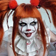 Пеннивайз из фильма "Оно", автор куклы Kim Johnson