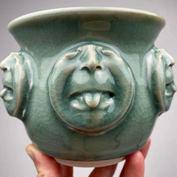 Мрачноватая керамика Canopic Studio