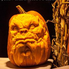 Самые жуткие лица, вырезанные художником на тыкве