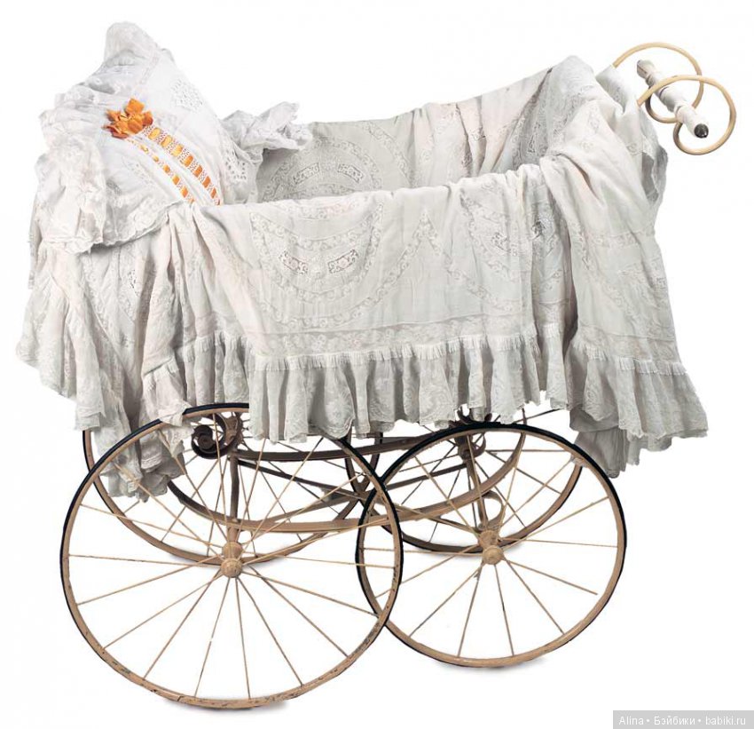 Антикварные коляски для малышей