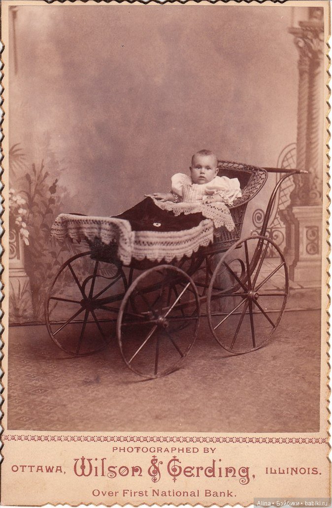 Антикварные коляски для малышей