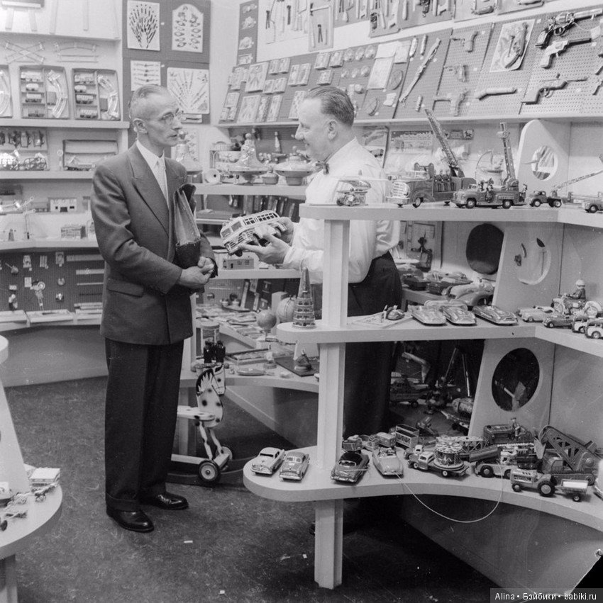 Витрины магазинов игрушек, старые фото (фото 9)