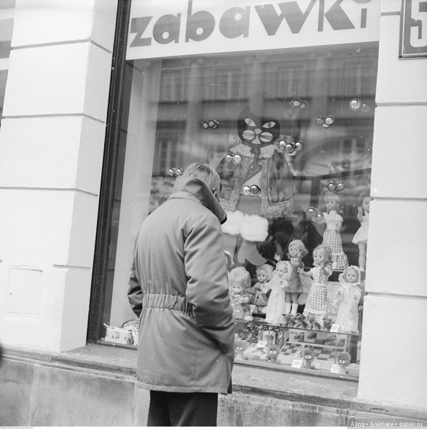 Витрины магазинов игрушек, старые фото