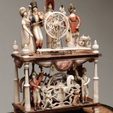 Костяные игрушки называемые Прядущая Дженни