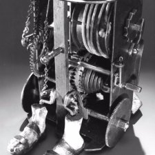 Заводной монах XVI века, который молился за короля Испании