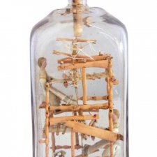 Старинная шведская бутылка с ткацким станком внутри