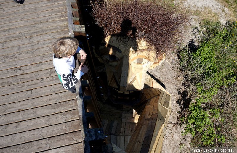 Художник прячет деревянных гигантов в парках Капенгагена (фото 7)