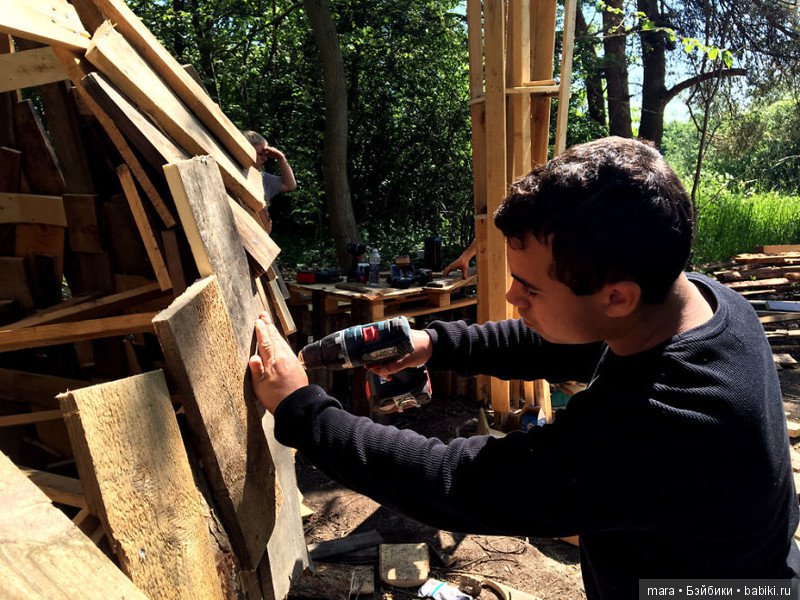 Художник прячет деревянных гигантов в парках Капенгагена (фото 4)