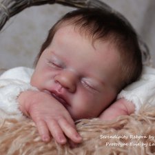 Evie скульптора Laura Lee Eagles, автор прототипа Alicia Rodriguez