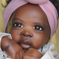 DeShawn скульптора Jorja Pigott, автор прототипа Vessela Karloukovska