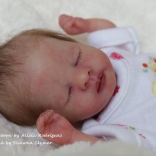 Mia скульптора Shawna Clymer, автор прототипа Alicia Rodriguez