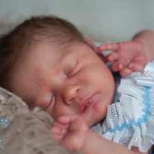 Mia скульптора Ирины Капланской, автор прототипа Symara Feitosa