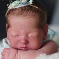 Leah скульптора Rachel Smith, автор прототипа Lilly Gold