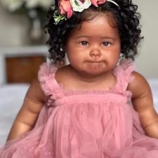 Rea скульптора Ping Lau, автор прототипа Tonika Stith