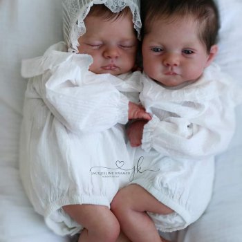 Lily и Irys скульптора Joanna Kazmierczak, автор прототипа Jacqueline Kramer