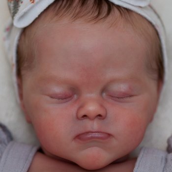 Everleigh Gwen скульптора Natalie Scholl. автор прототипа Silvia Ezquerra