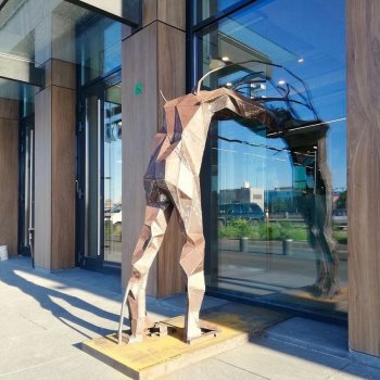 Толкающий стену