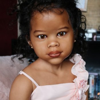 Minnie скульптора Ping Lau, автор прототипа Marie Metayer