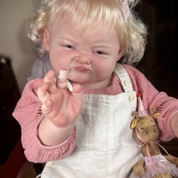 Fouchie скульптора Ping Lau, автор прототипа Cynthia Nance